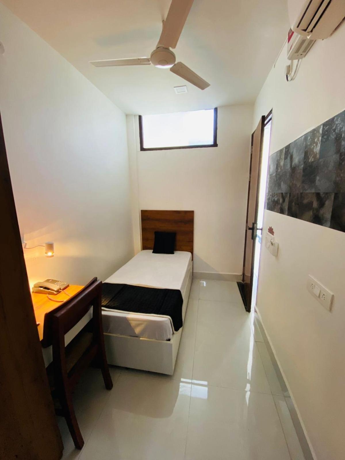 Royal Park Inn Greater Noida Exterior foto
