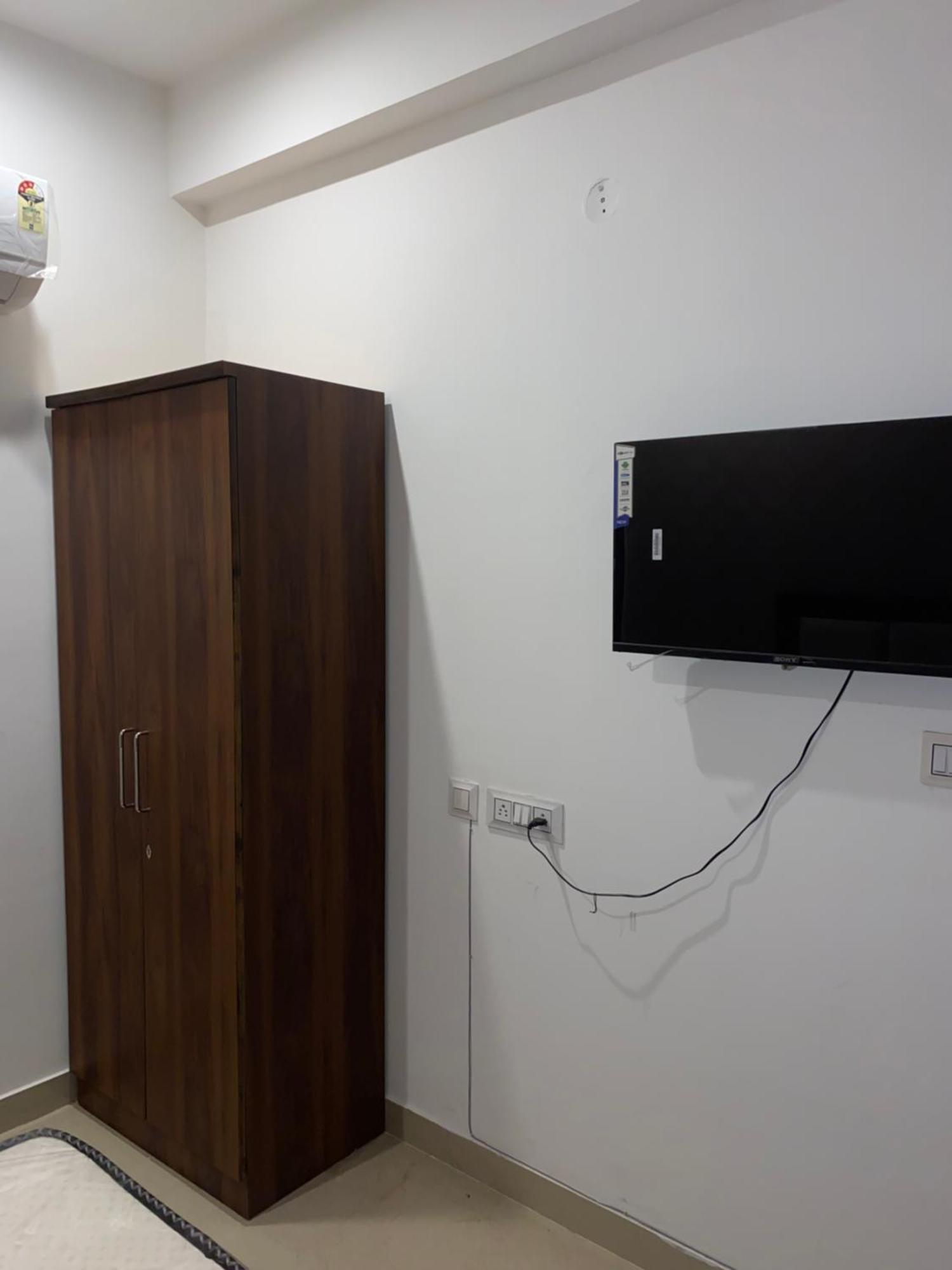 Royal Park Inn Greater Noida Exterior foto